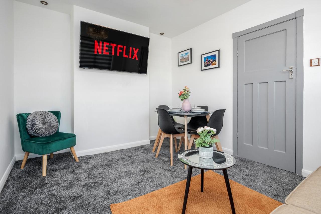 Heathrow 2-Bedroom Maisonette With Parking West Drayton  Exterior photo