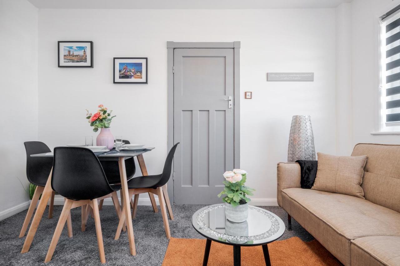 Heathrow 2-Bedroom Maisonette With Parking West Drayton  Exterior photo